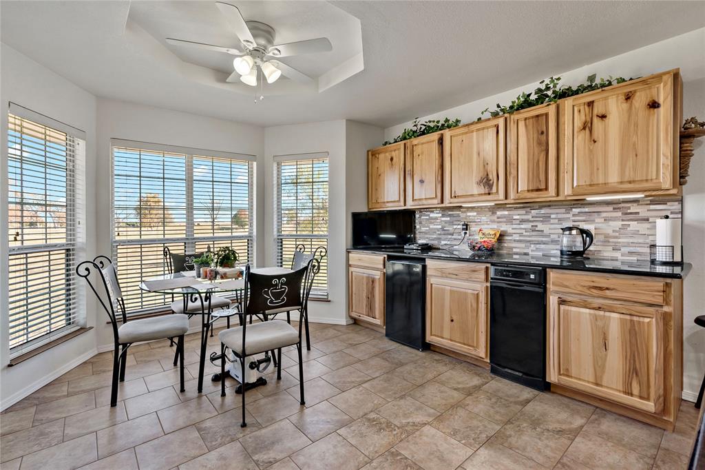 214 Farm Road 1501 Spur