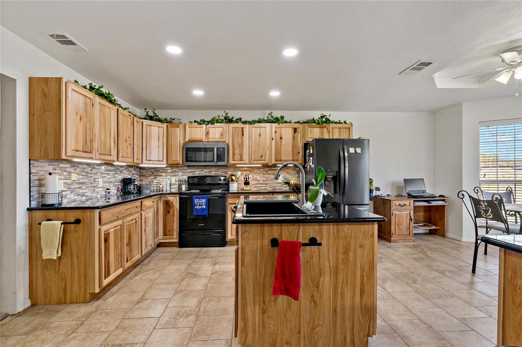 214 Farm Road 1501 Spur