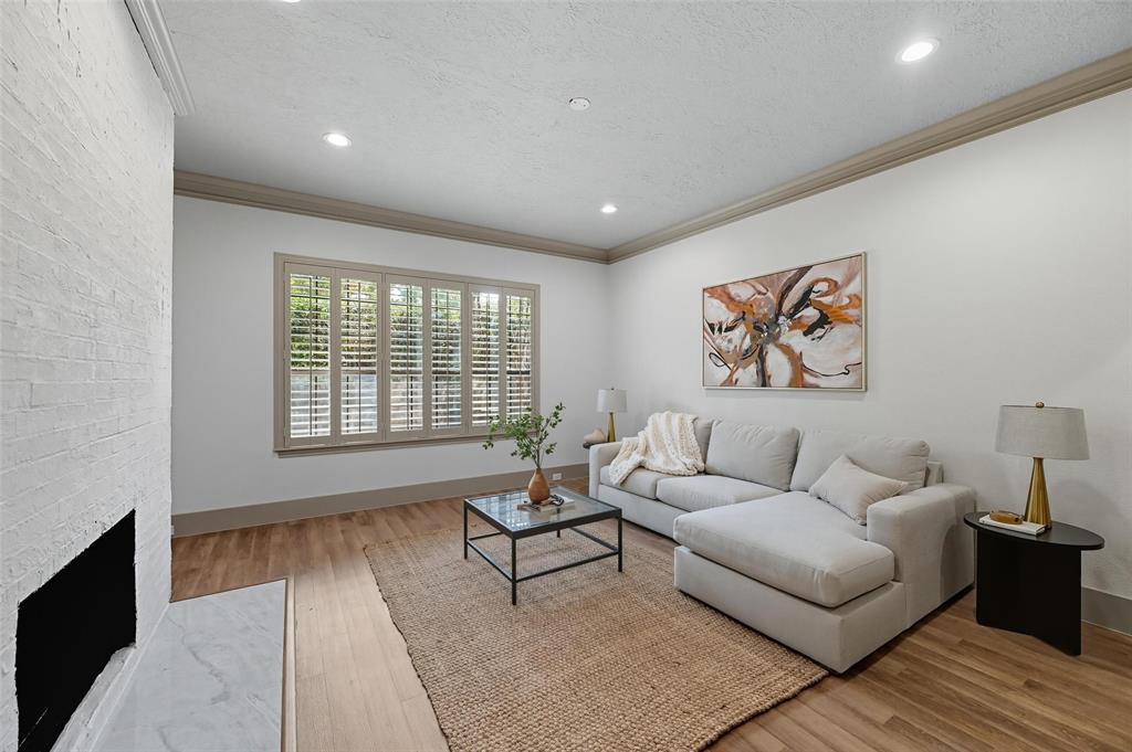 Twelve Thousand 05 Hundred Pres - Residential