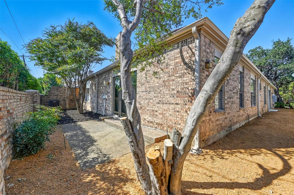 Twelve Thousand 05 Hundred Pres - Residential