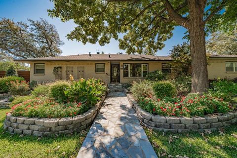 908 Saturn Springs Drive Garland TX 75041
