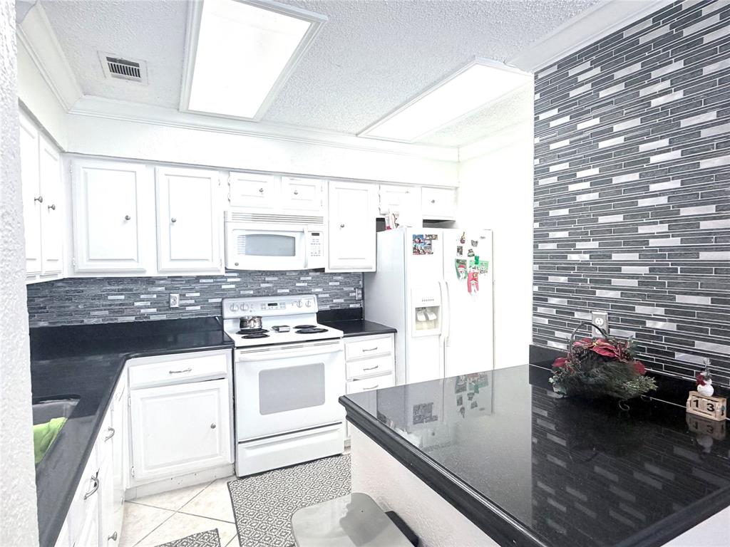 Cloisters Condo The - Residential