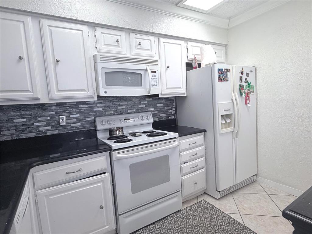 Cloisters Condo The - Residential