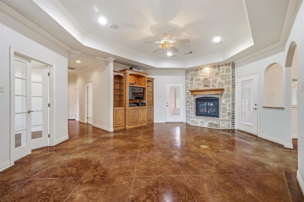 910 Mallard Pointe Drive