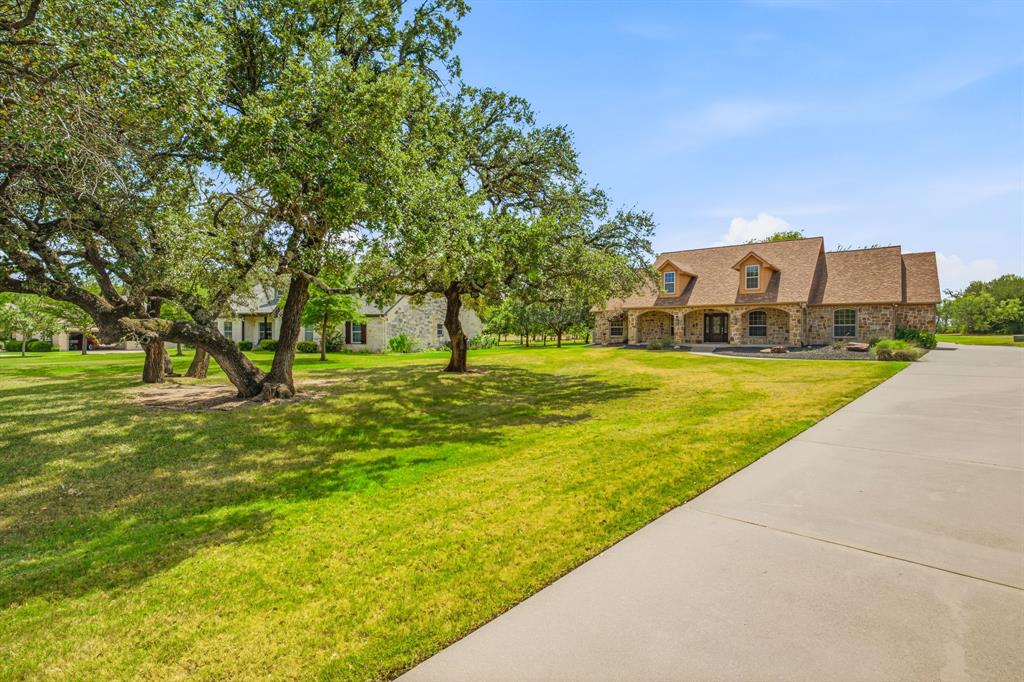 910 Mallard Pointe Drive