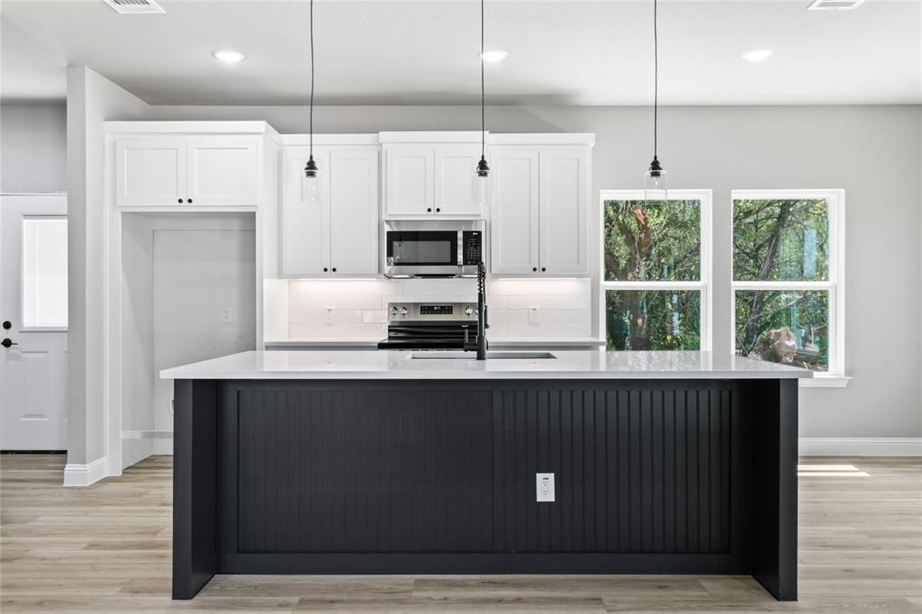 807 Arrowhead Court