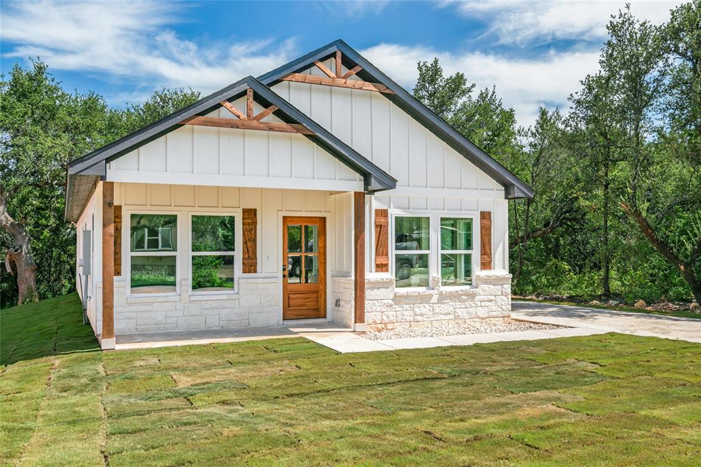 807 Arrowhead Court