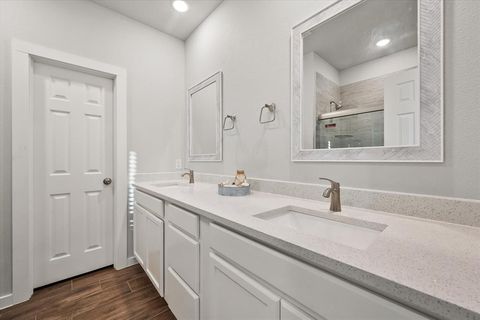 Tiny photo for 1217 E 6th Avenue, Corsicana, TX 75110 (MLS # 21100392)