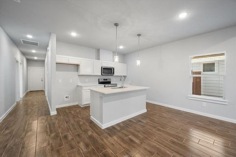 Tiny photo for 1217 E 6th Avenue, Corsicana, TX 75110 (MLS # 21100392)