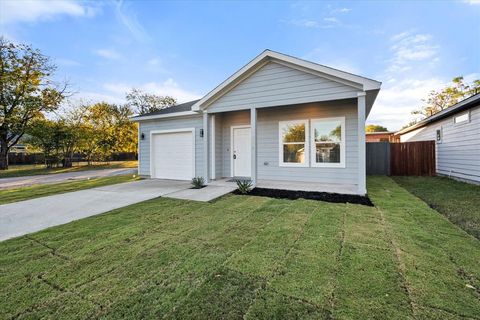 Tiny photo for 1217 E 6th Avenue, Corsicana, TX 75110 (MLS # 21100392)