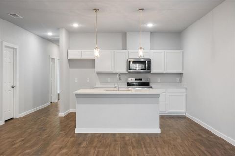 Tiny photo for 1217 E 6th Avenue, Corsicana, TX 75110 (MLS # 21100392)