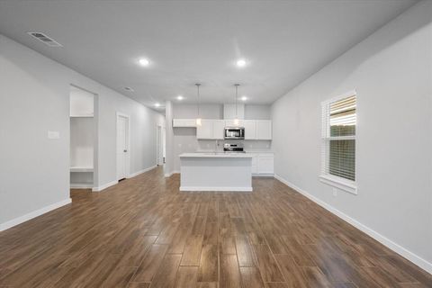 Tiny photo for 1217 E 6th Avenue, Corsicana, TX 75110 (MLS # 21100392)