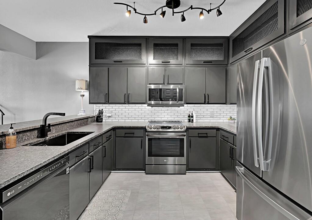 White Bluff #27 - Residential