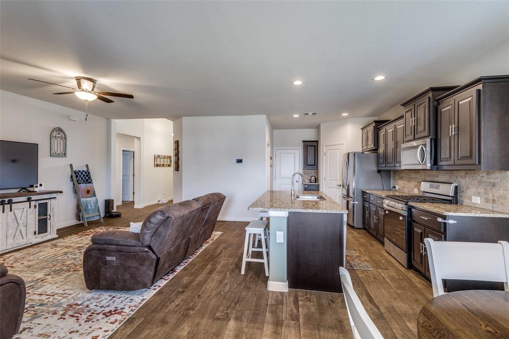 9128 Sycamore Leaf Drive