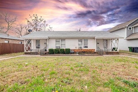 Photo of 206 E Rogers Street, Arlington, TX 76011 (MLS # 21154280)