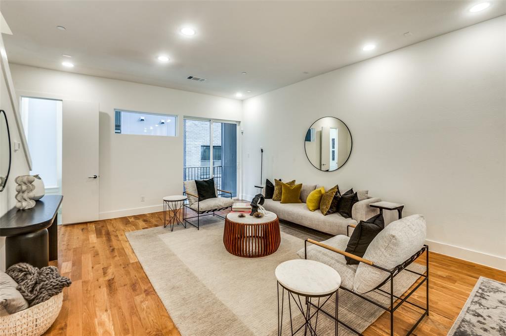 426 W 9th Street 104
