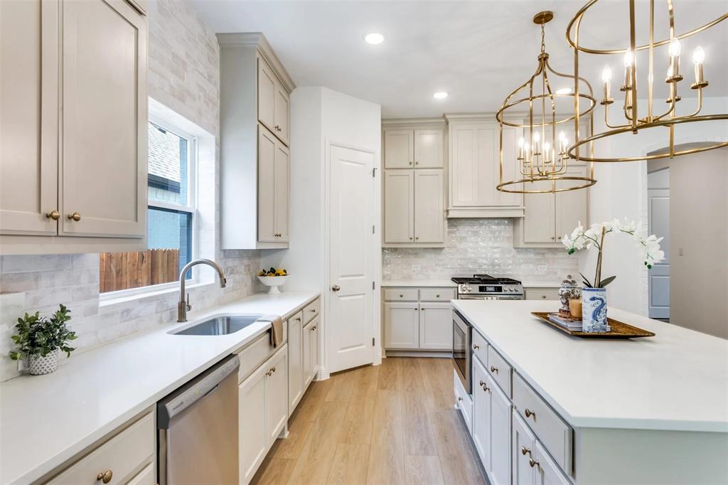 411 Wingtail Drive