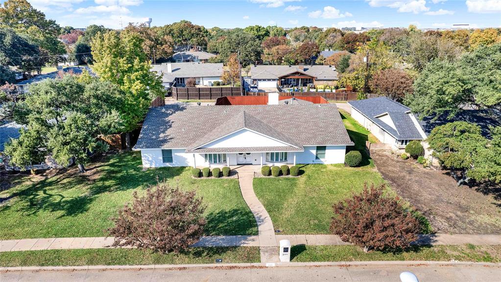 1104 W Lookout Drive