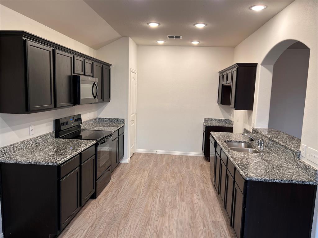 Camden Park Addition, Ph 1 - Residential Lease