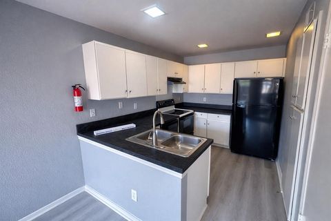 Tiny photo for 551 Ranch Trail #197, Irving, TX 75063 (MLS # 21210320)