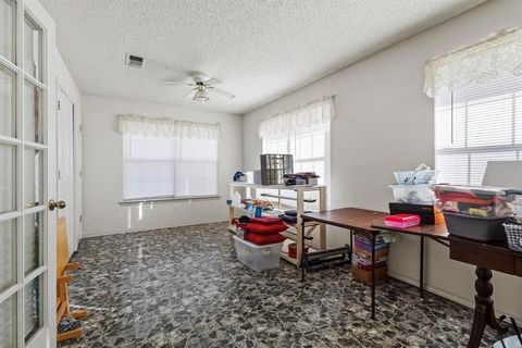 Tiny photo for 1858 Farm Road 1506, Paris, TX 75460 (MLS # 21341231)
