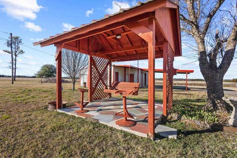 Tiny photo for 1858 Farm Road 1506, Paris, TX 75460 (MLS # 21341231)