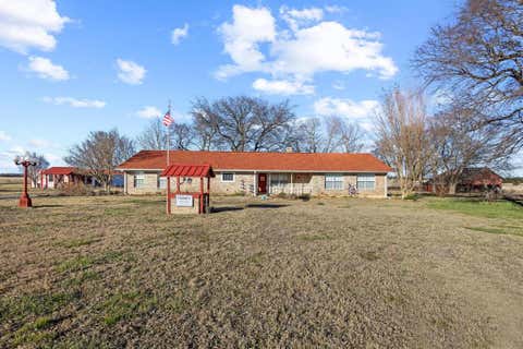 Photo of 1858 Farm Road 1506, Paris, TX 75460 (MLS # 21341231)