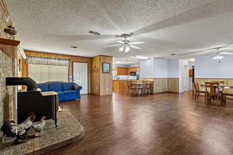 Tiny photo for 1858 Farm Road 1506, Paris, TX 75460 (MLS # 21341231)