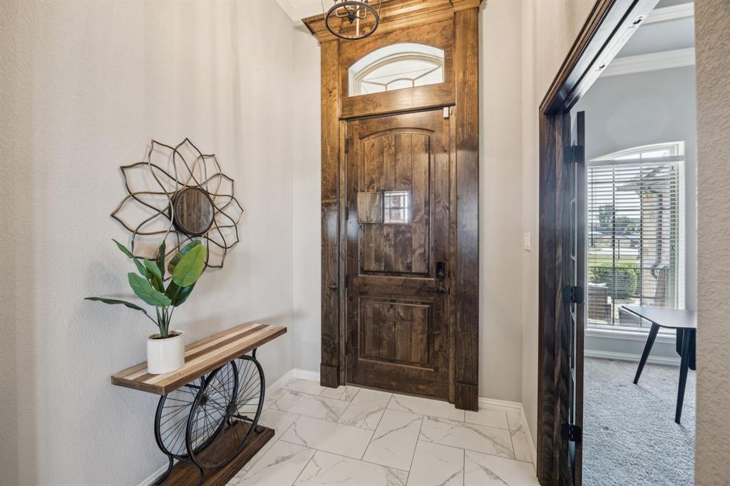 1020 Jesse James Lane