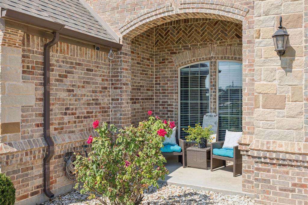 1020 Jesse James Lane