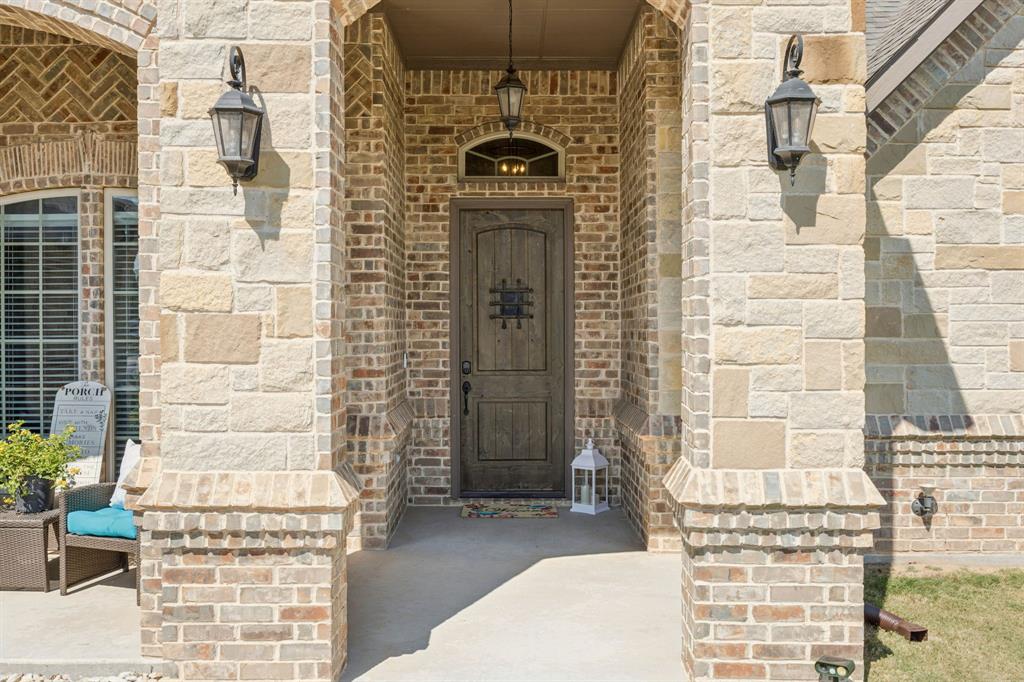 1020 Jesse James Lane