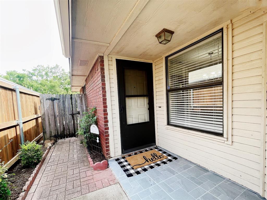 738 Willow Oak Drive