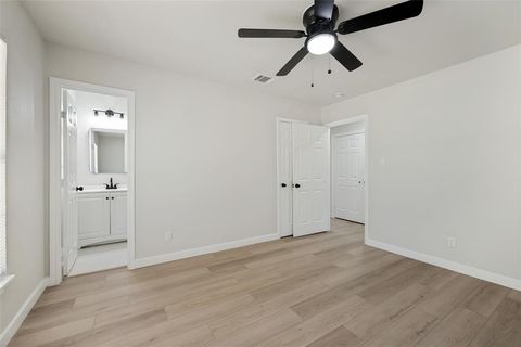 Tiny photo for 112 Oriole Drive, Arlington, TX 76010 (MLS # 21341124)