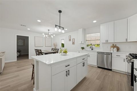 Tiny photo for 112 Oriole Drive, Arlington, TX 76010 (MLS # 21341124)
