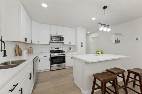 Tiny photo for 112 Oriole Drive, Arlington, TX 76010 (MLS # 21341124)