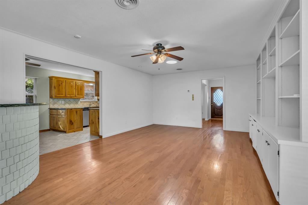 Veronica Downs 02 - Residential