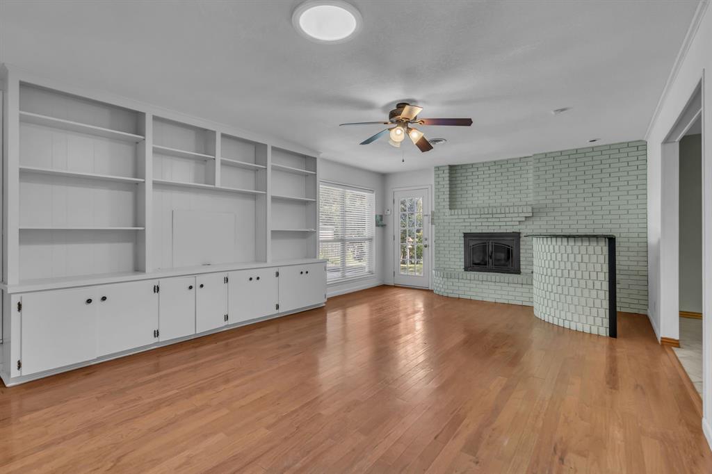 Veronica Downs 02 - Residential