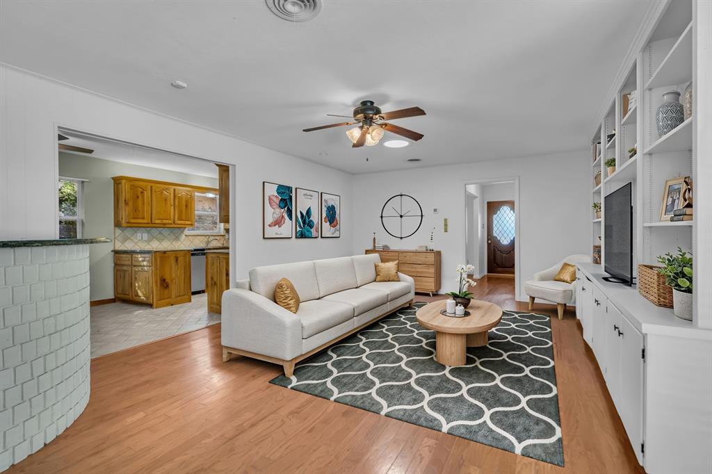 Veronica Downs 02 - Residential