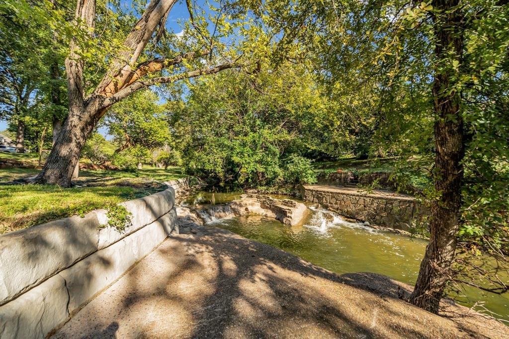 Veronica Downs 02 - Residential