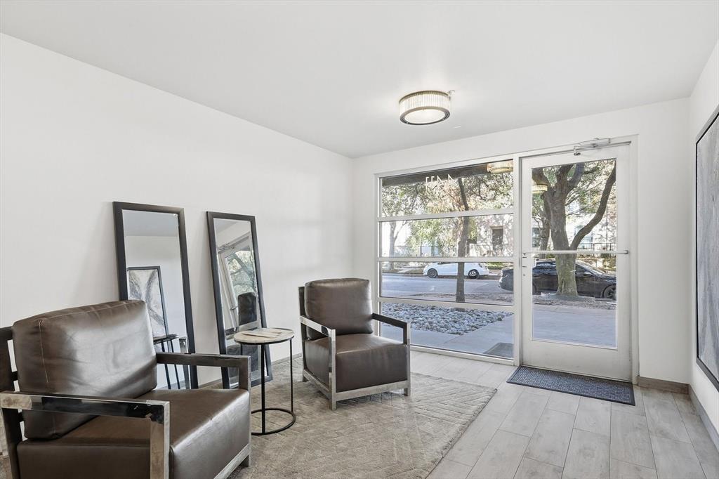 4411 Bowser Avenue 310