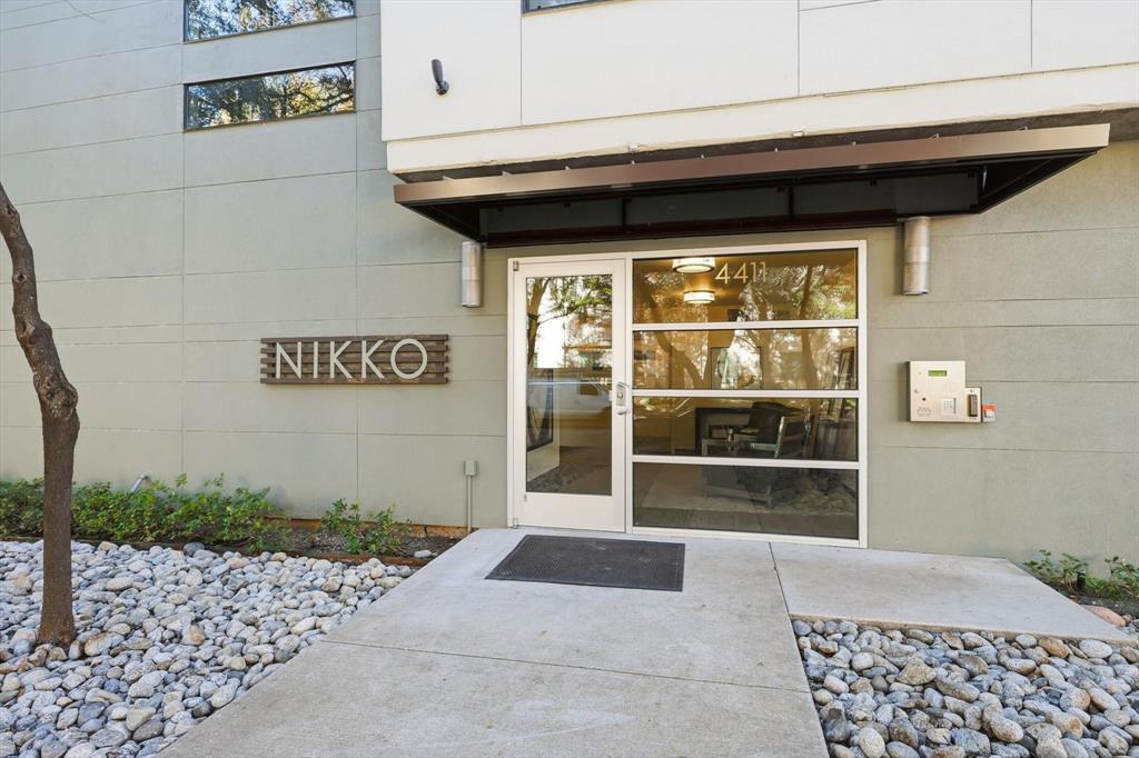 4411 Bowser Avenue 310