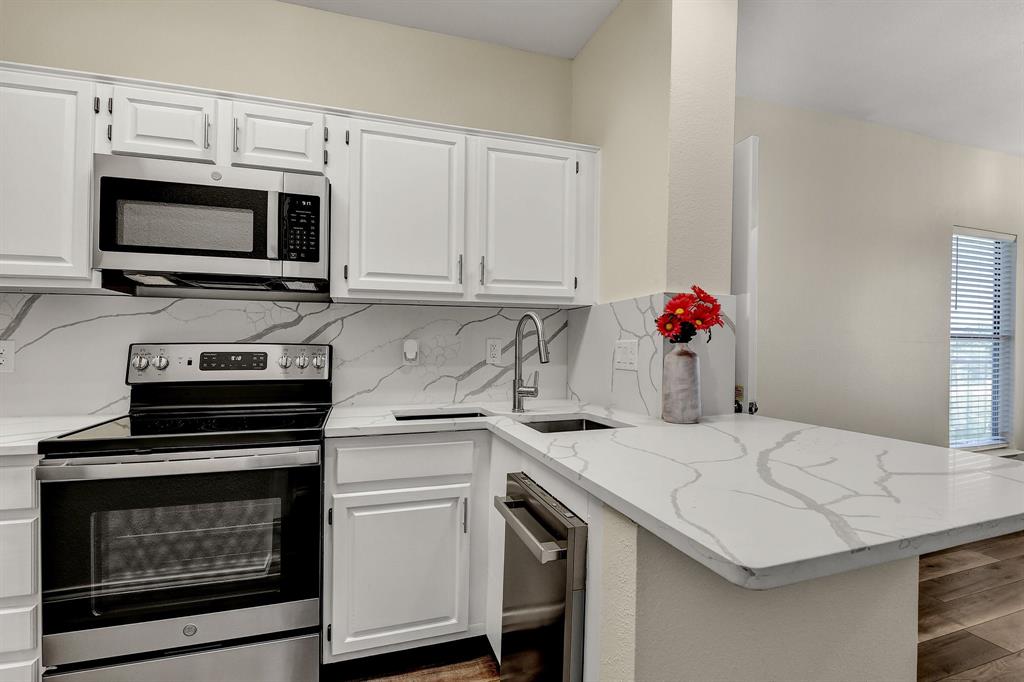 Tanglewood 1 Condos - Residential Lease