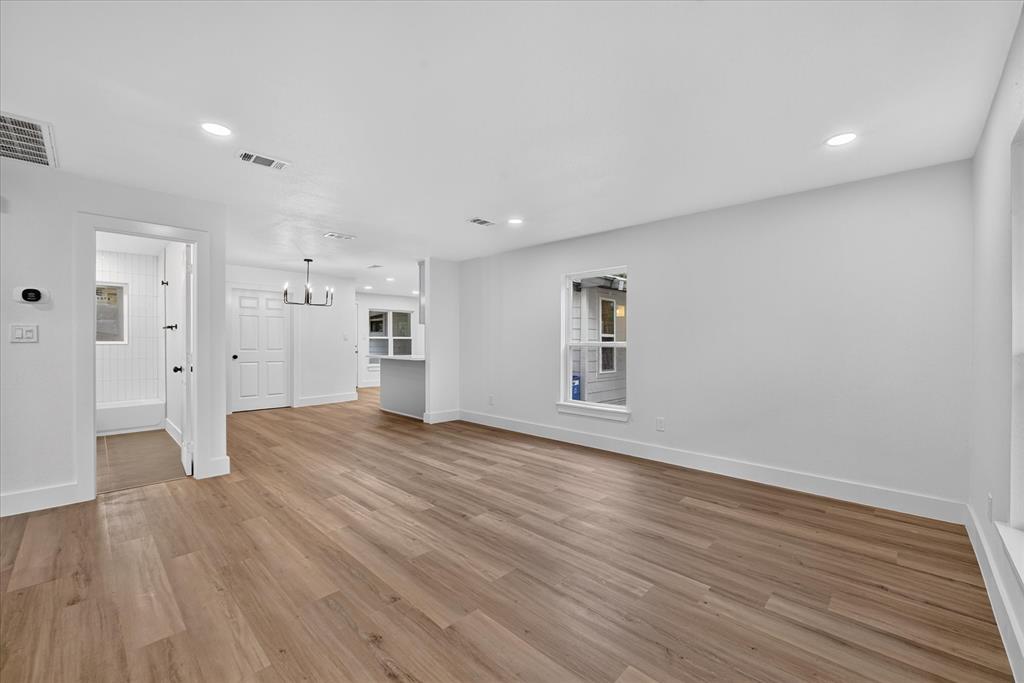 1607 Laura Road