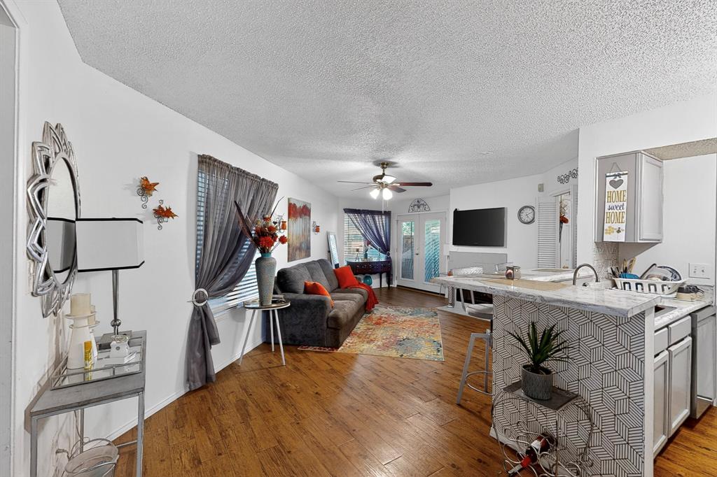 Arlington Oaks Condo - Residential