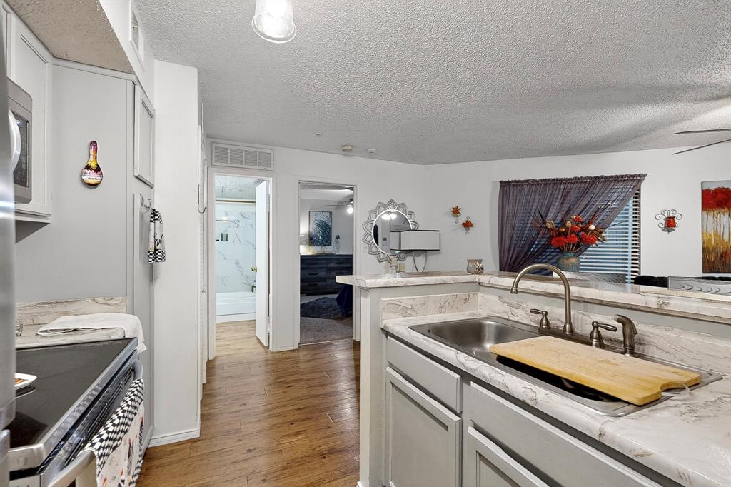 Arlington Oaks Condo - Residential