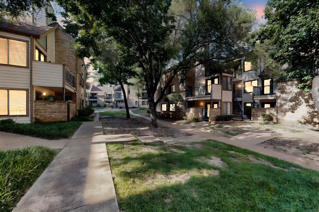 Arlington Oaks Condo - Residential