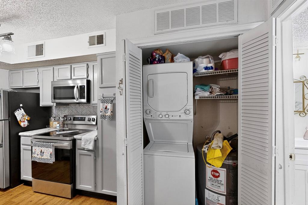 Arlington Oaks Condo - Residential