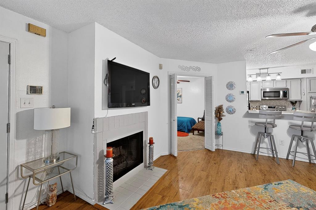 Arlington Oaks Condo - Residential