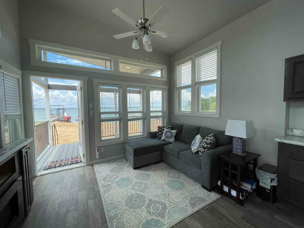 Peninsula Point - Residential