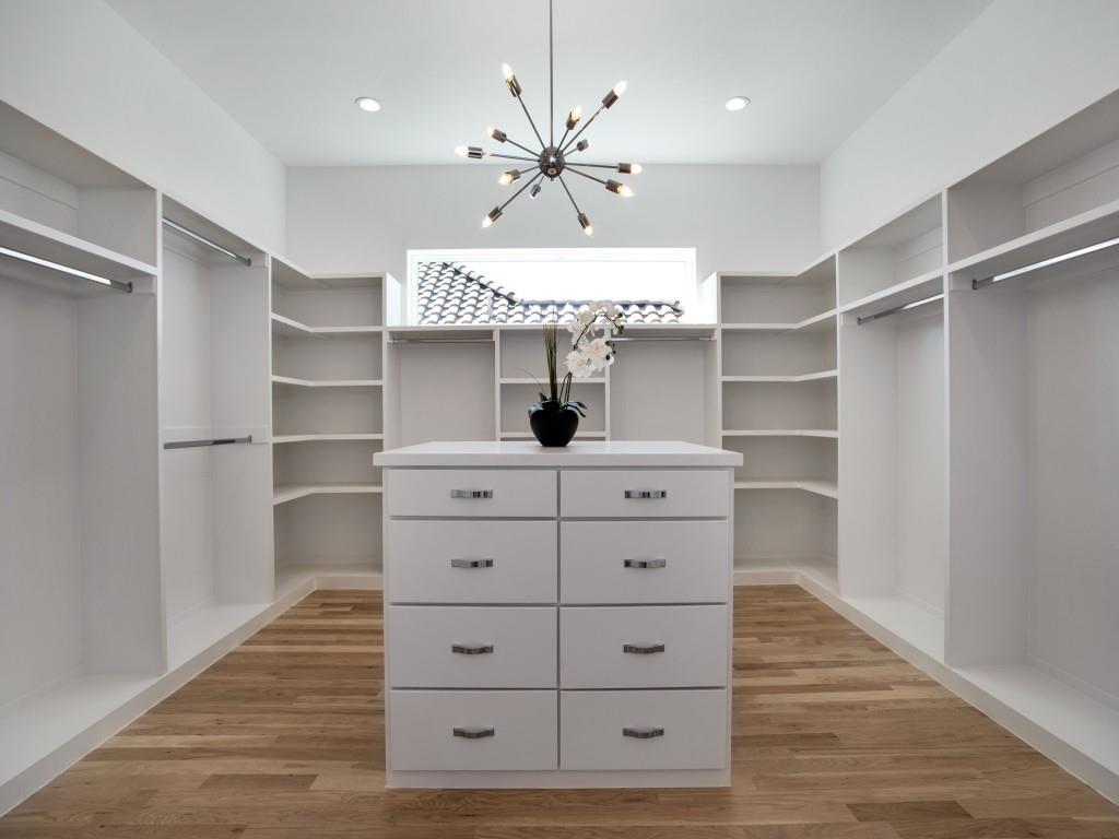 Bob-O-Links Downs - Residential